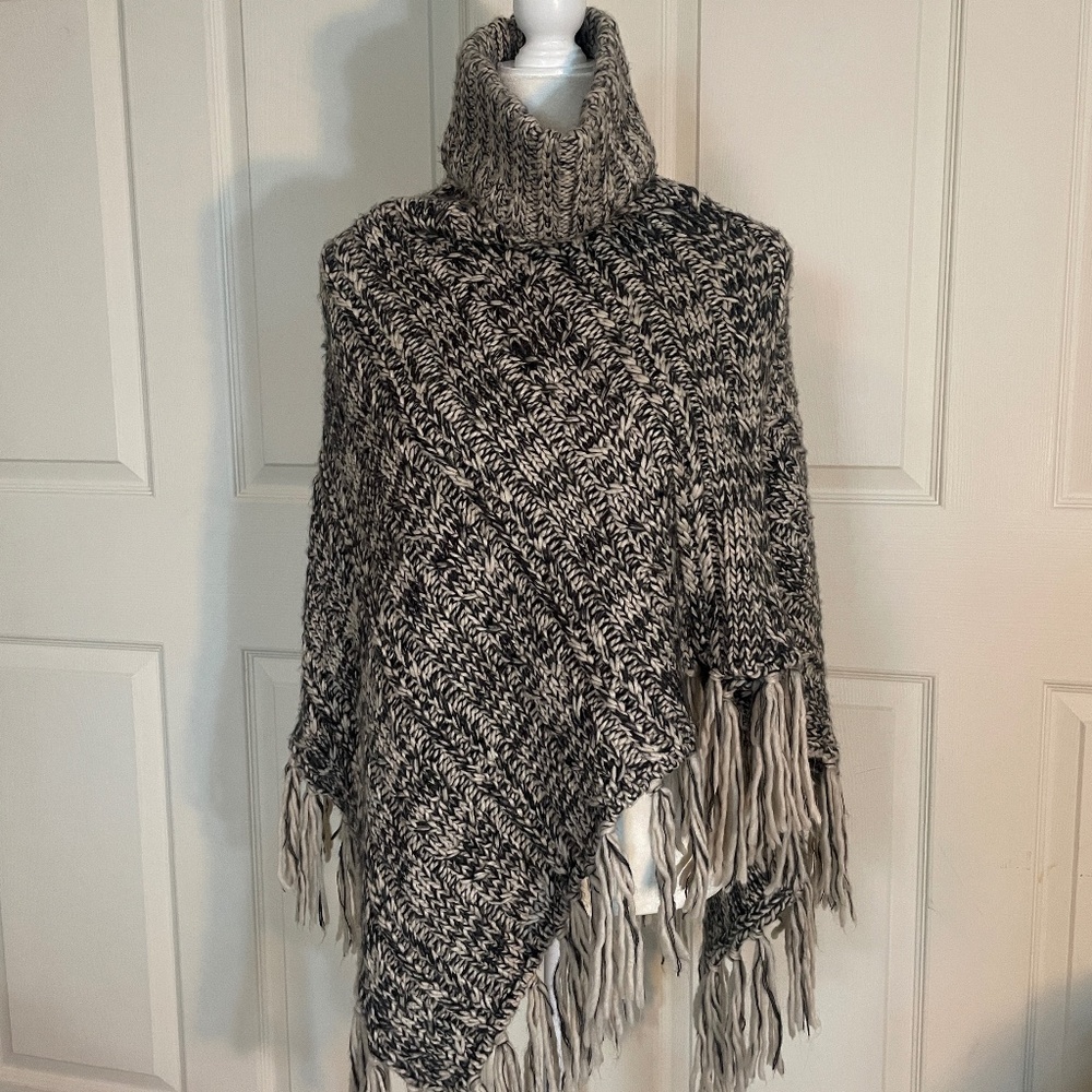 Eyeful Knit Poncho